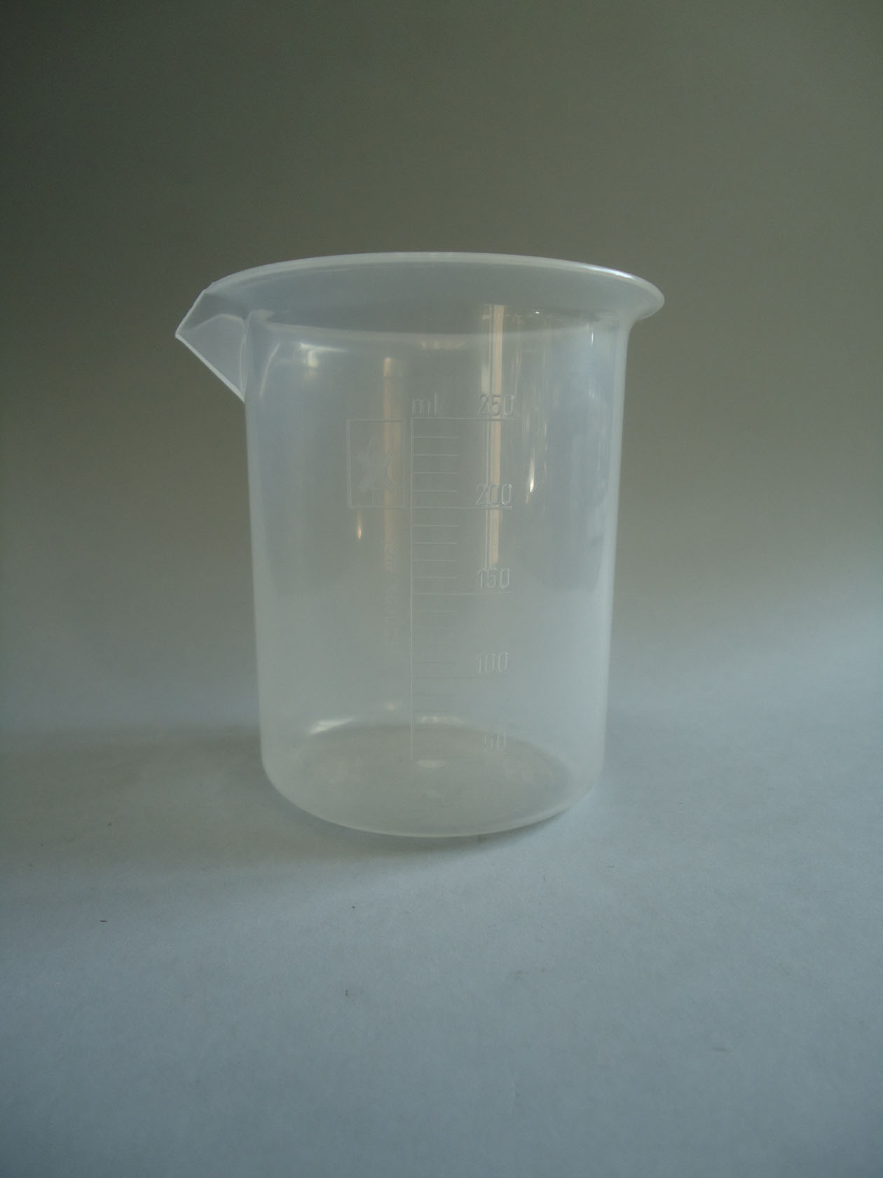 Vaso polipropileno graduado  250 ml.